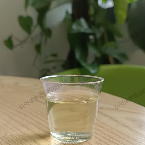 产品实拍:详细信息海参肽以东海野生乌参为原料,经专利生物酶解技术